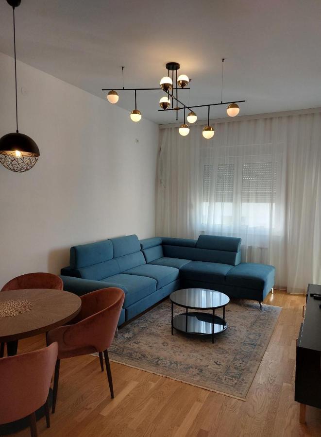 Kej Danube Lux Free Garage Apartment Novi Sad Luaran gambar
